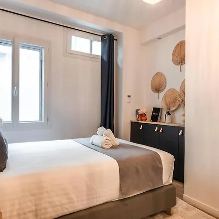 Apartment Parisconciergerie - Duplex For 12 With Cinema, 4br Paris