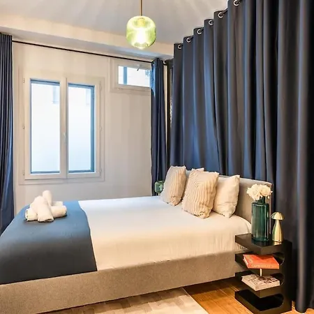 Apartment Parisconciergerie - Duplex For 12 With Cinema, 4br