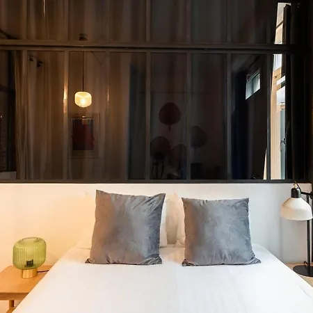 Parisconciergerie - Duplex For 12 With Cinema, 4br Apartment Paris
