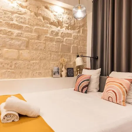 Apartment Parisconciergerie - Duplex For 12 With Cinema, 4br Paris